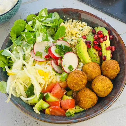 Bunter Couscous-Falafel-Salat