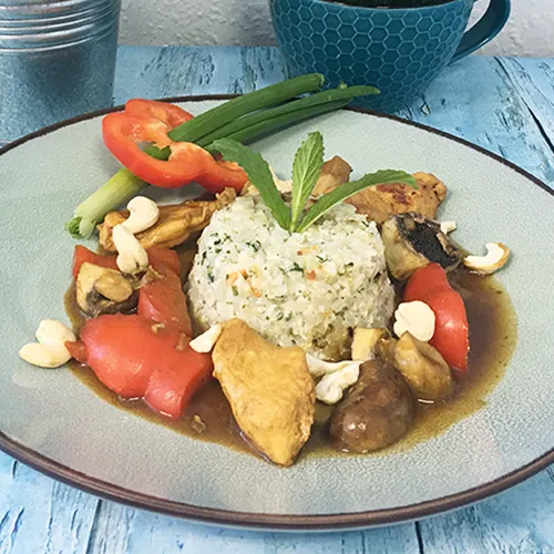 Asia Hähnchenpfanne mit Blumenkohlreis